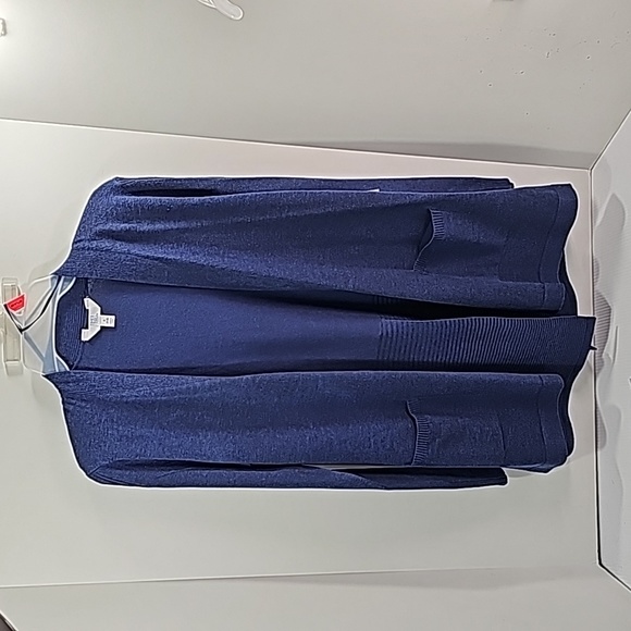 Women's Cardigan - Picture 2 of 8